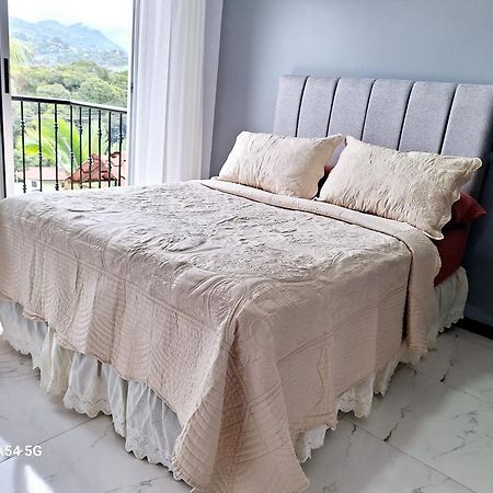 Vistas Del Sol-Casa Victoria Pansiyon San Isidro De El General Dış mekan fotoğraf
