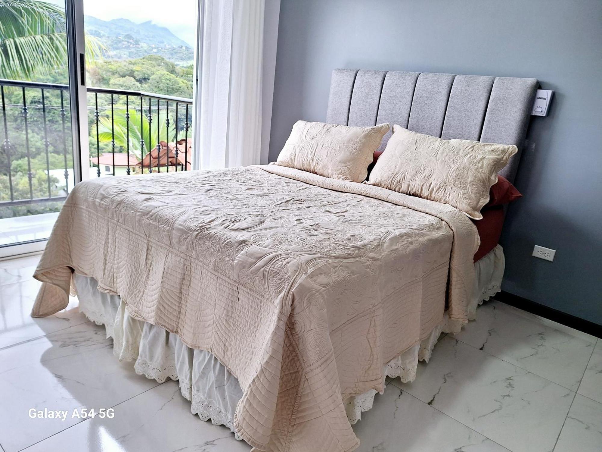 Vistas Del Sol-Casa Victoria Pansiyon San Isidro De El General Dış mekan fotoğraf